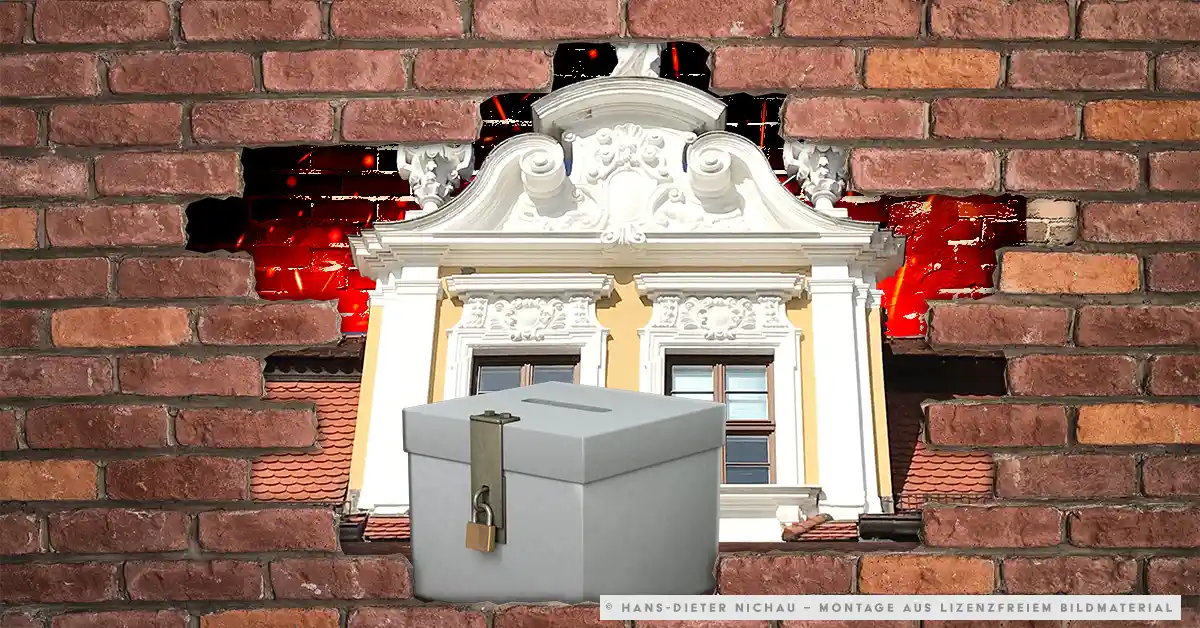 Wahlurne vor einem Durchbruch in einer Backsteinmauer, dahinter die Fassade des Landtags Sachsen-Anhalt in Magdeburg — Symbolbild für den AfD Plan B bei der Landtagswahl am 6. September 2026